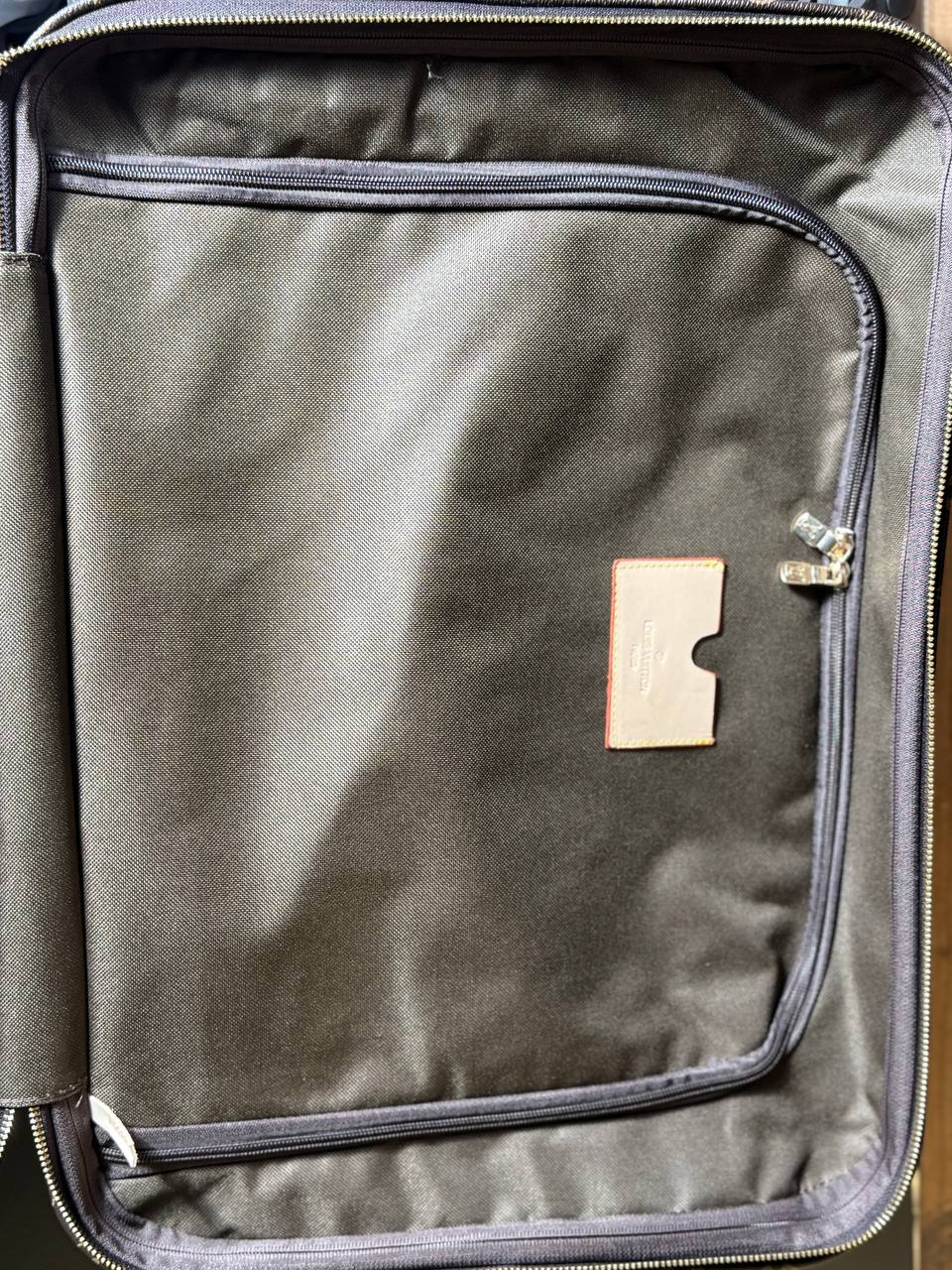 Louis Vuitton Horizon Monogram Rolling Suitcase
