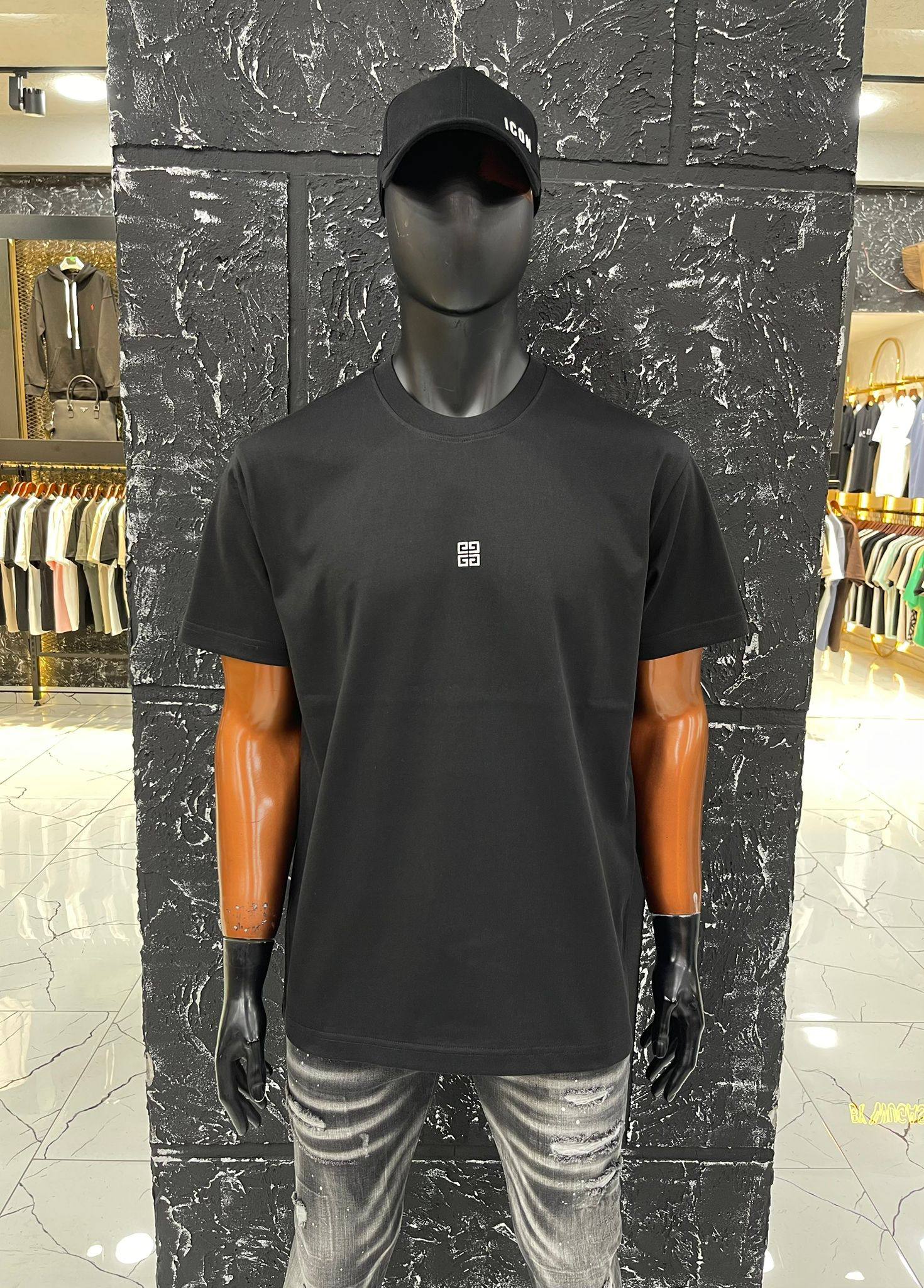 Givenchy 4G Logo T-Shirt Black