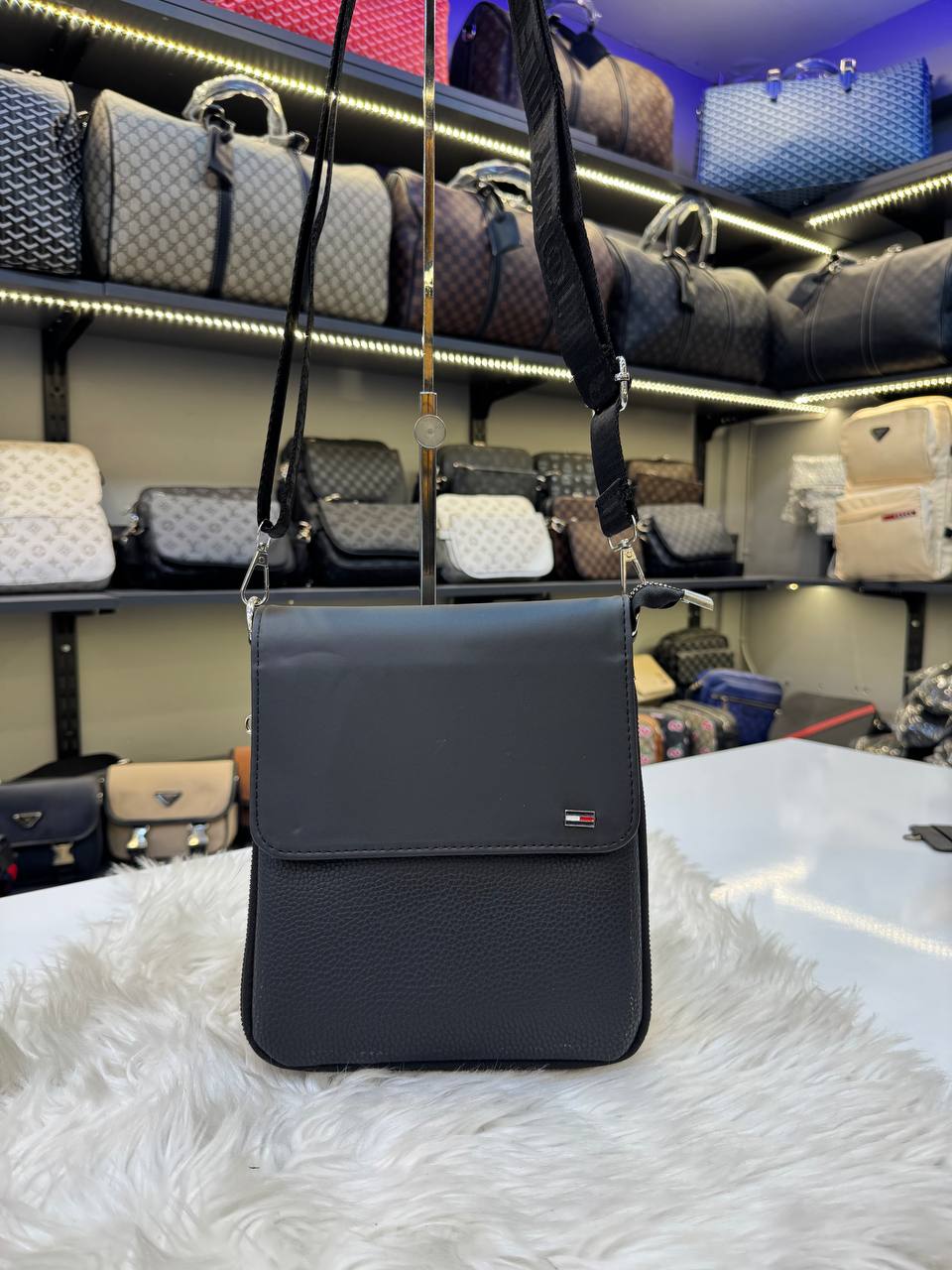 Tommy Hilfiger Minimal Crossbody Bag Black