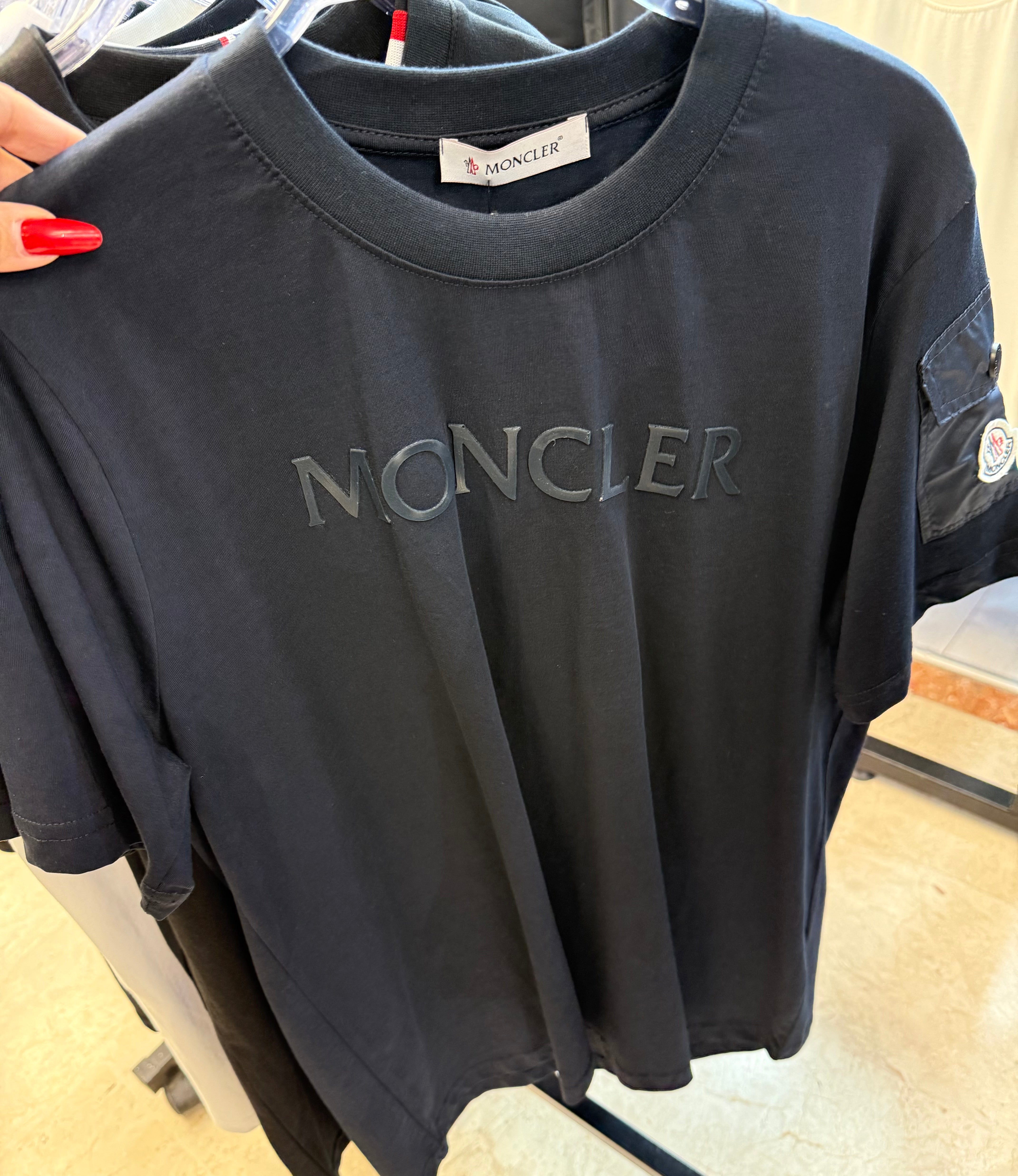 Moncler T-shirt