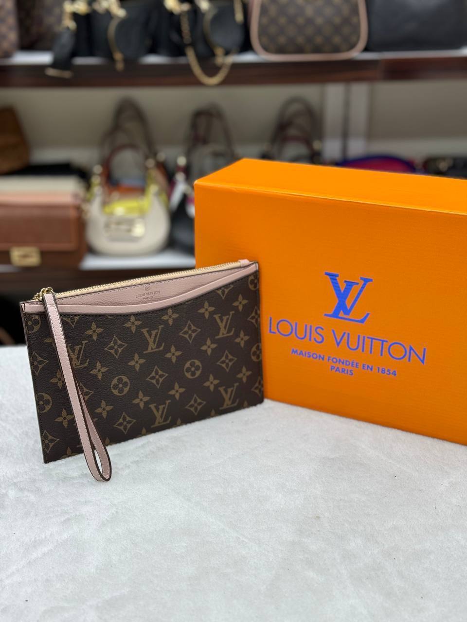 Louis Vuitton Pochette Monogram