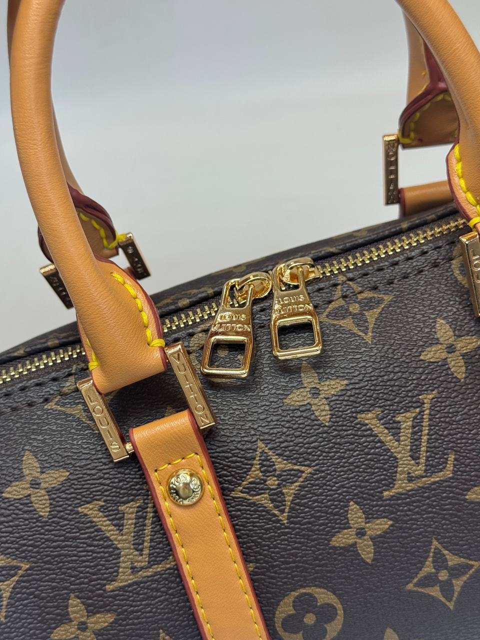 Louis Vuitton Speedy Bandoulière 20