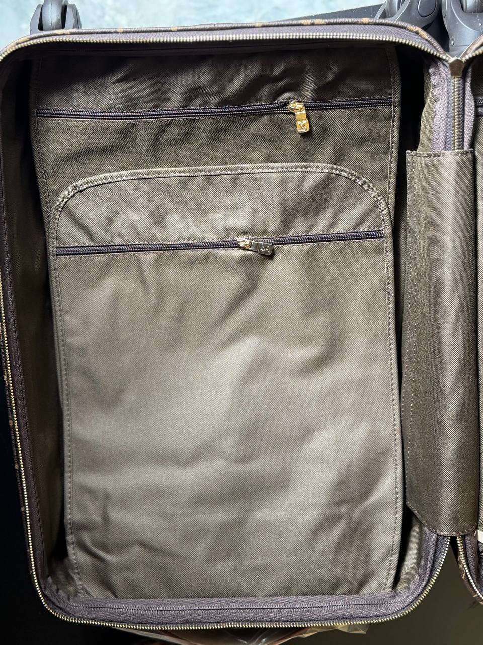 Louis Vuitton Horizon Monogram Rolling Suitcase