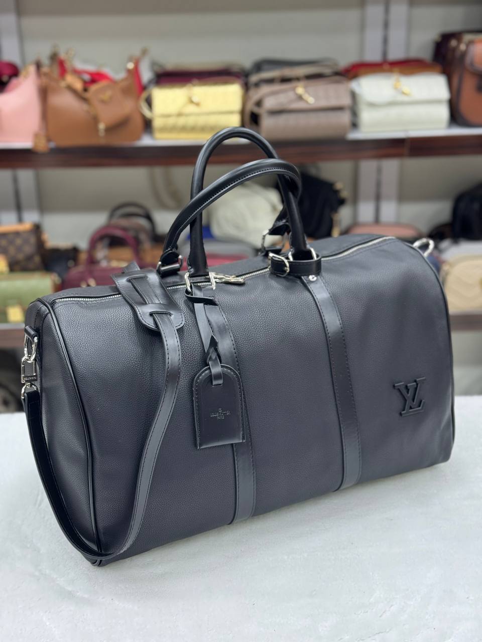 Louis Vuitton Keepall Bandoulière Leather Travel Bag Black