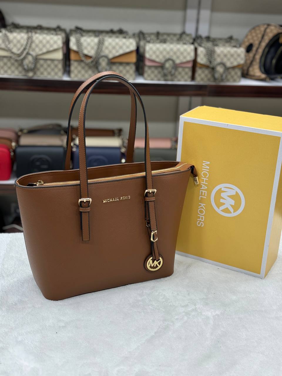 Michael Kors Shopping Brown