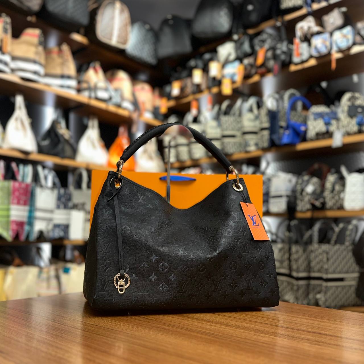 Louis Vuitton Artsy Monogram Empreinte Black