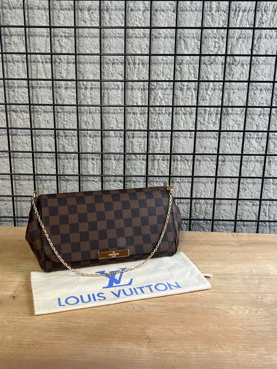 Louis Vuitton Damier Ebene Favorite Chain Clutch