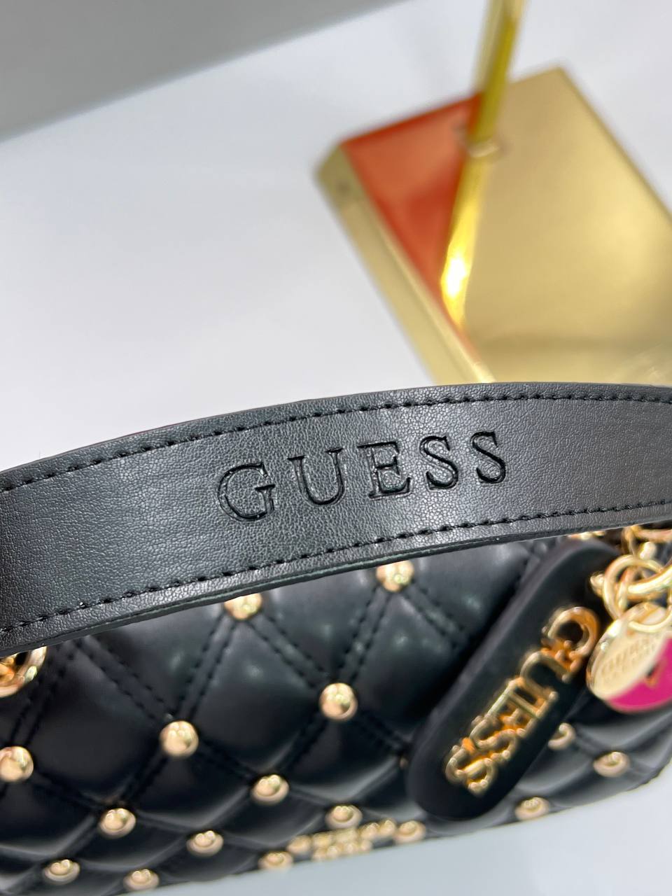 Guess Μαύρη