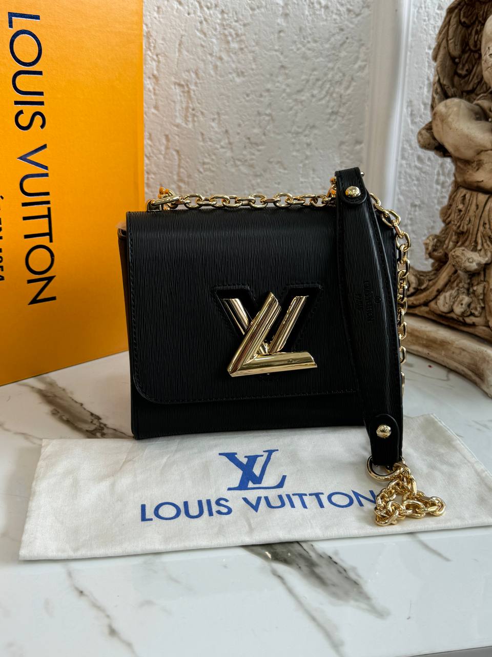 Louis Vuitton Twist MM Black Epi Leather