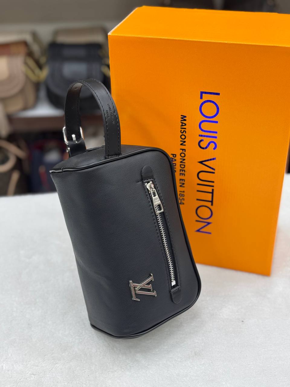 Louis Vuitton Steamer Wearable Wallet Noir