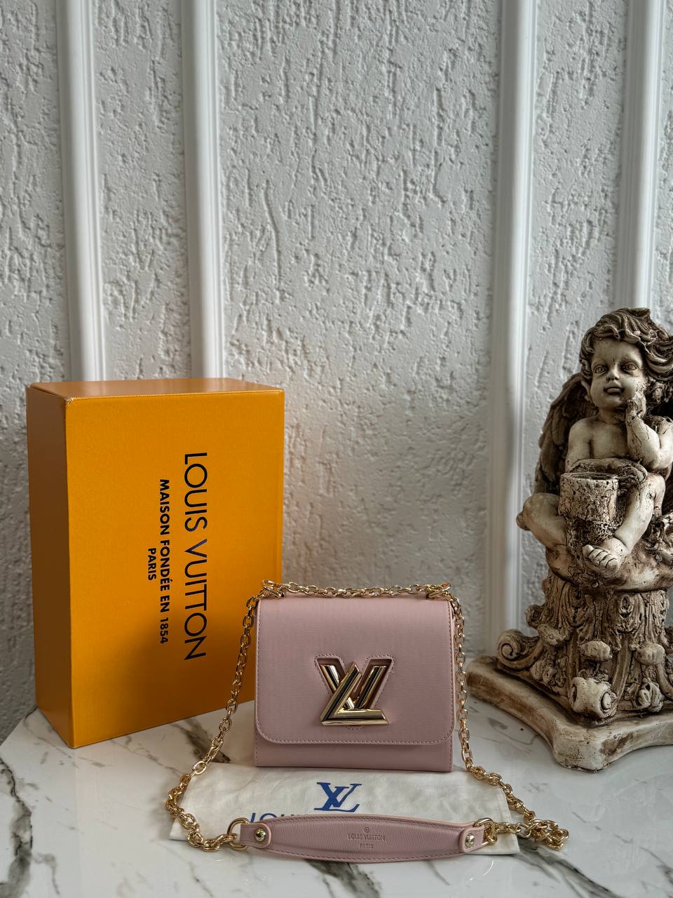 Louis Vuitton Twist MM Rose