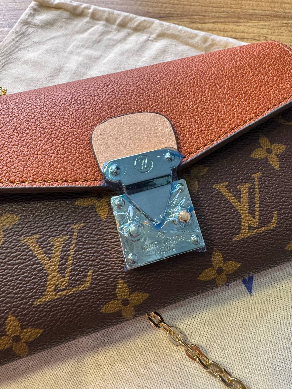 Louis Vuitton Pochette Métis Monogram Reverse