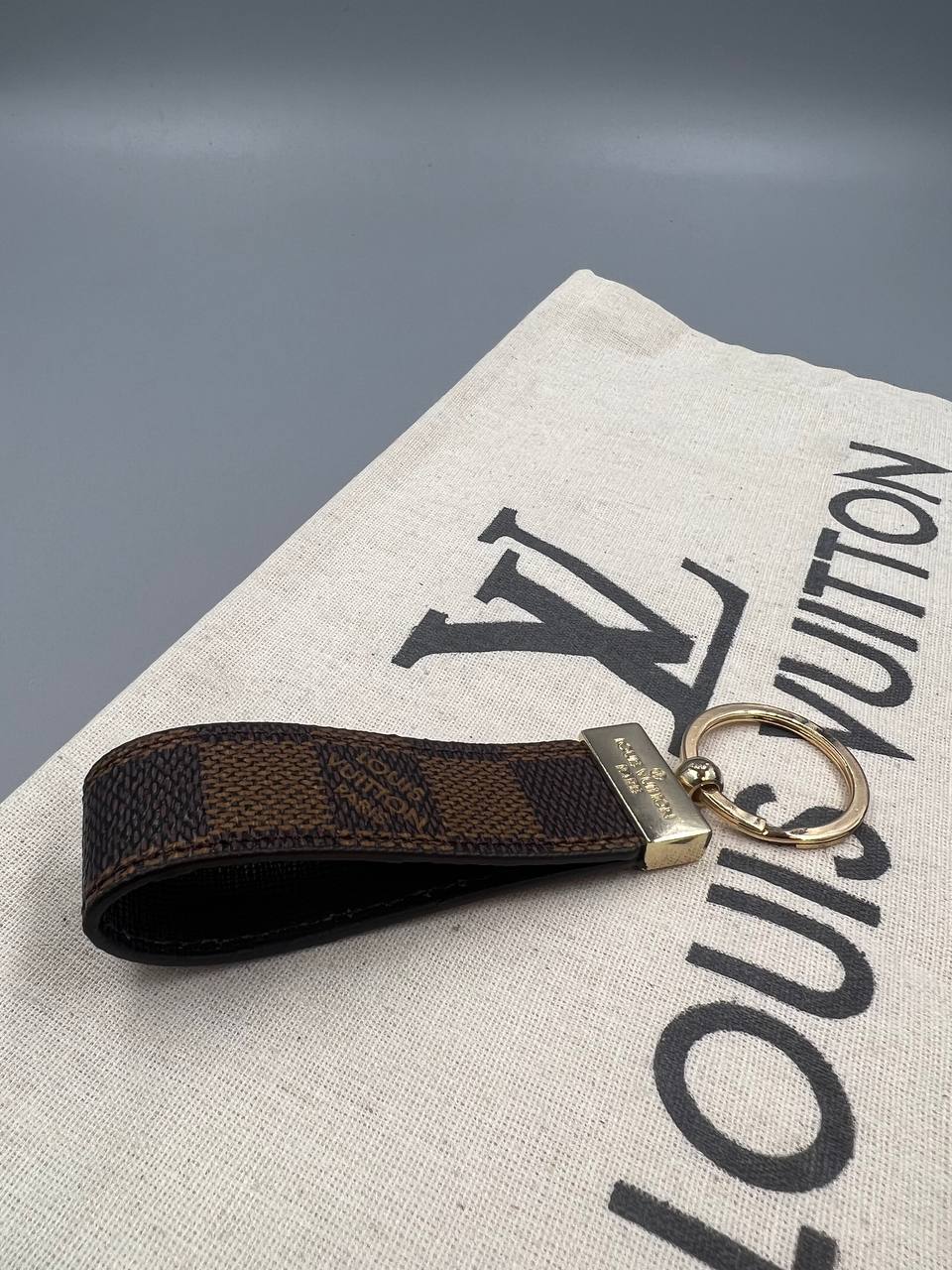 Louis Vuitton Dragonne Key Holder Damier Ebene