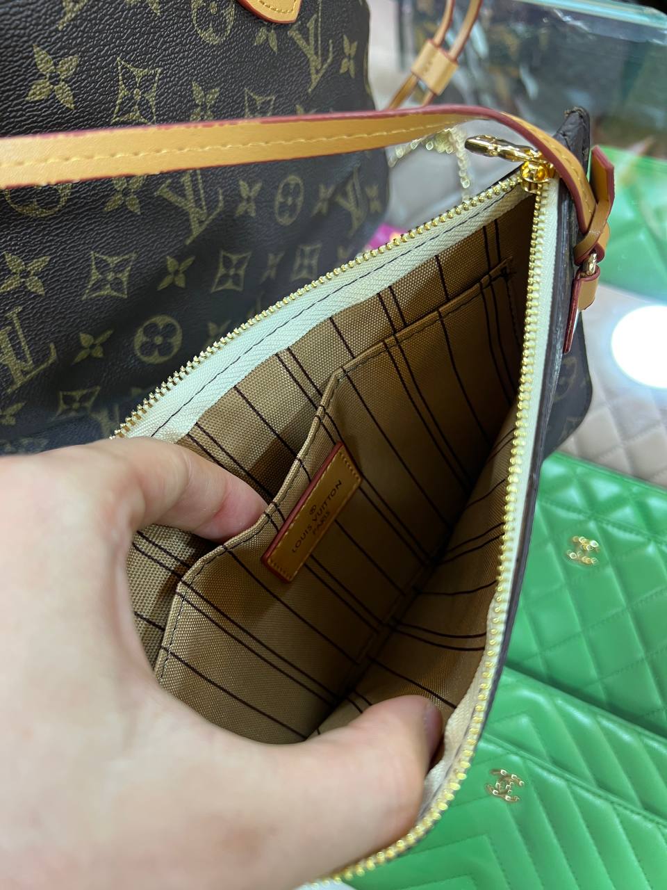 Louis Vuitton Neverfull MM Monogram Small