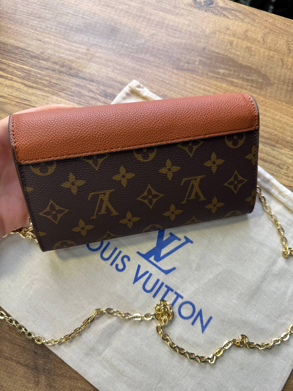 Louis Vuitton Pochette Métis Monogram Reverse