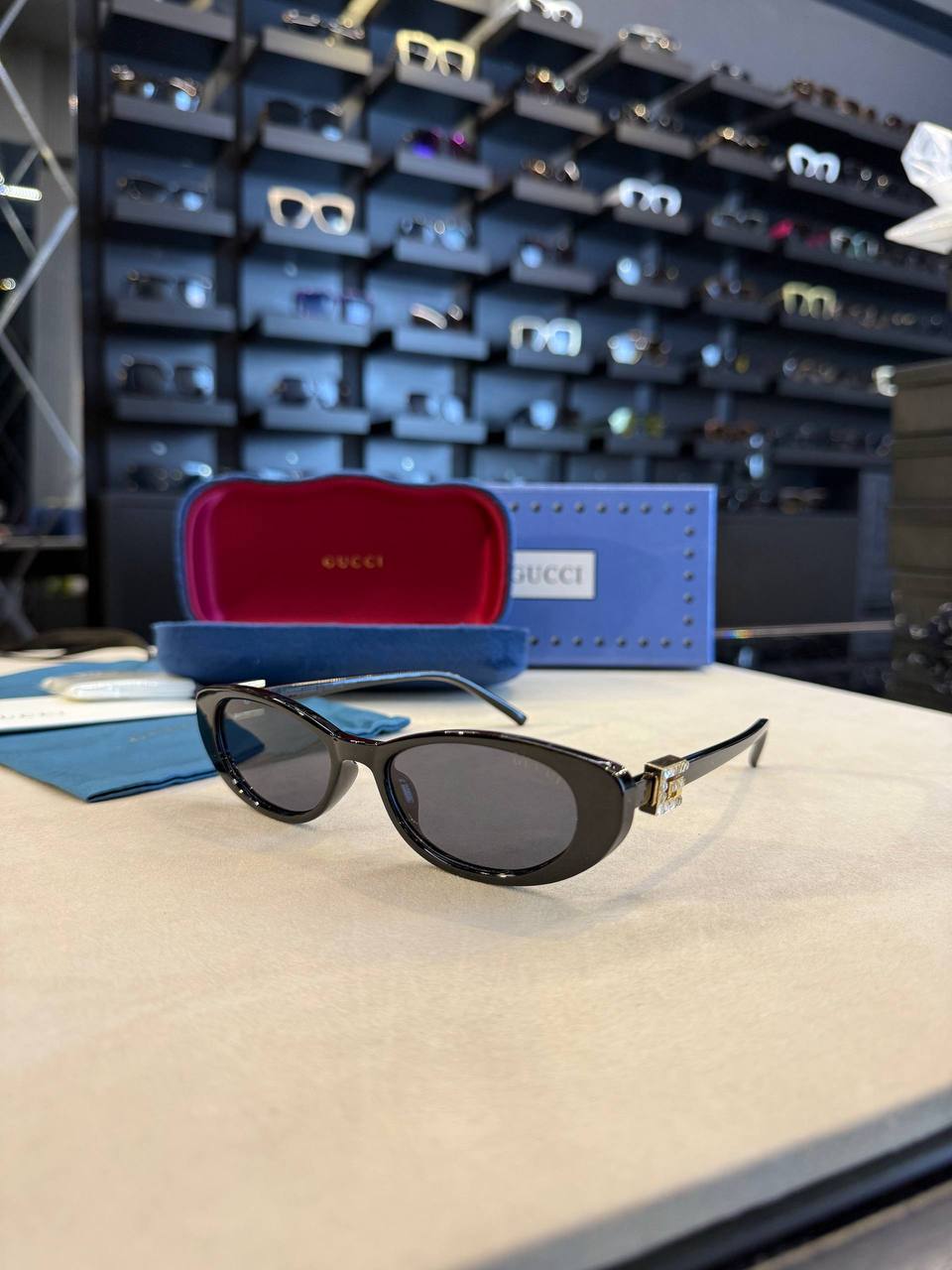 Gucci Oval Sunglasses Black Frame
