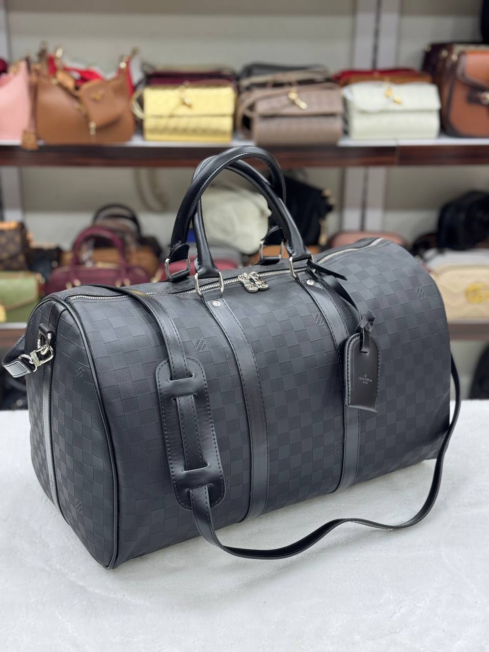 Louis Vuitton Keepall Bandoulière Leather Travel Bag Black