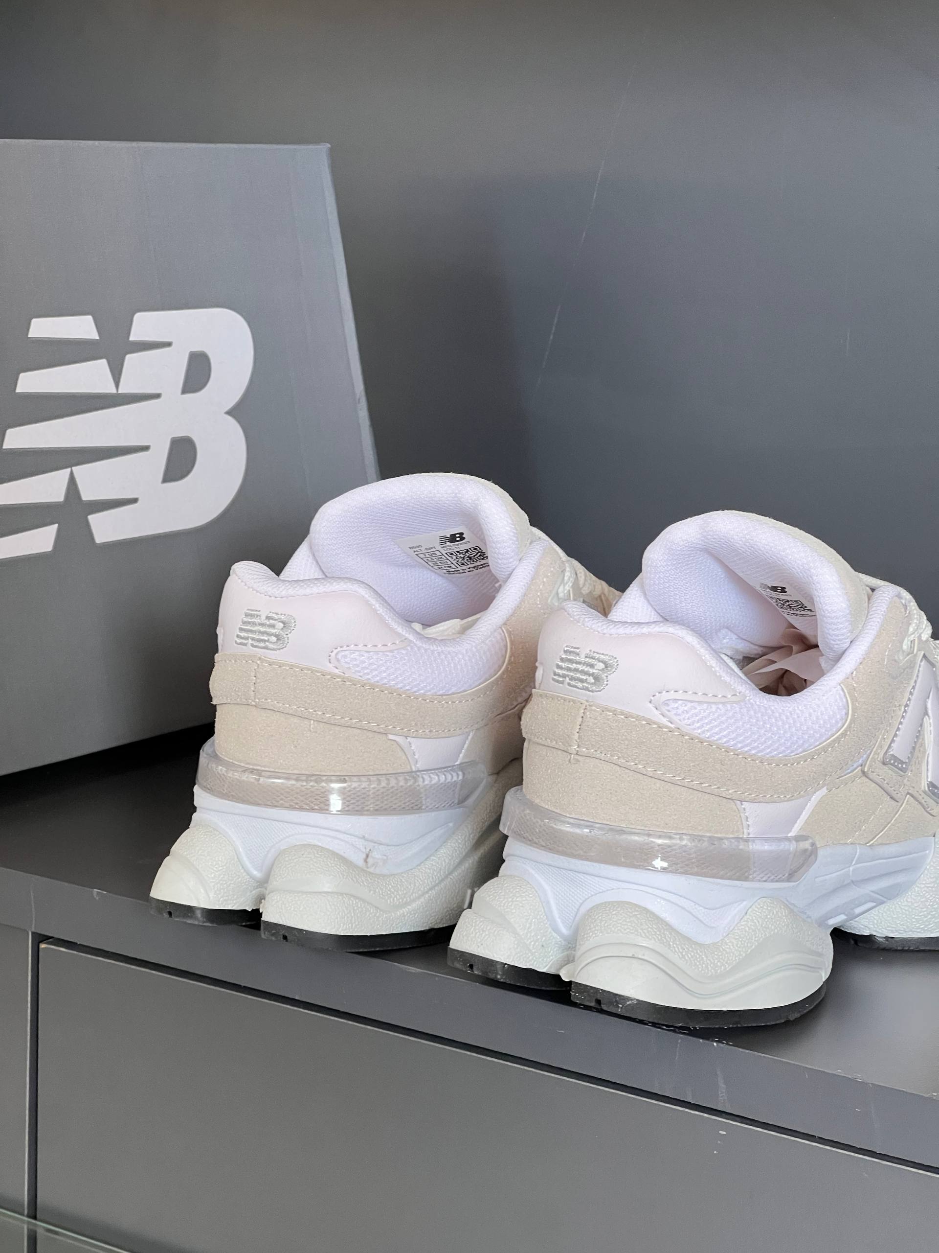New Balance 9060