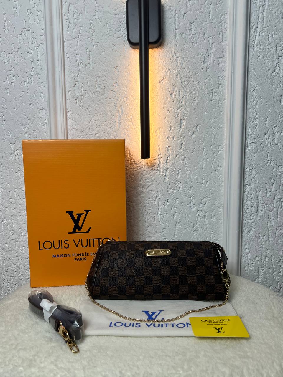 Louis Vuitton Eva Clutch Damier Ebene