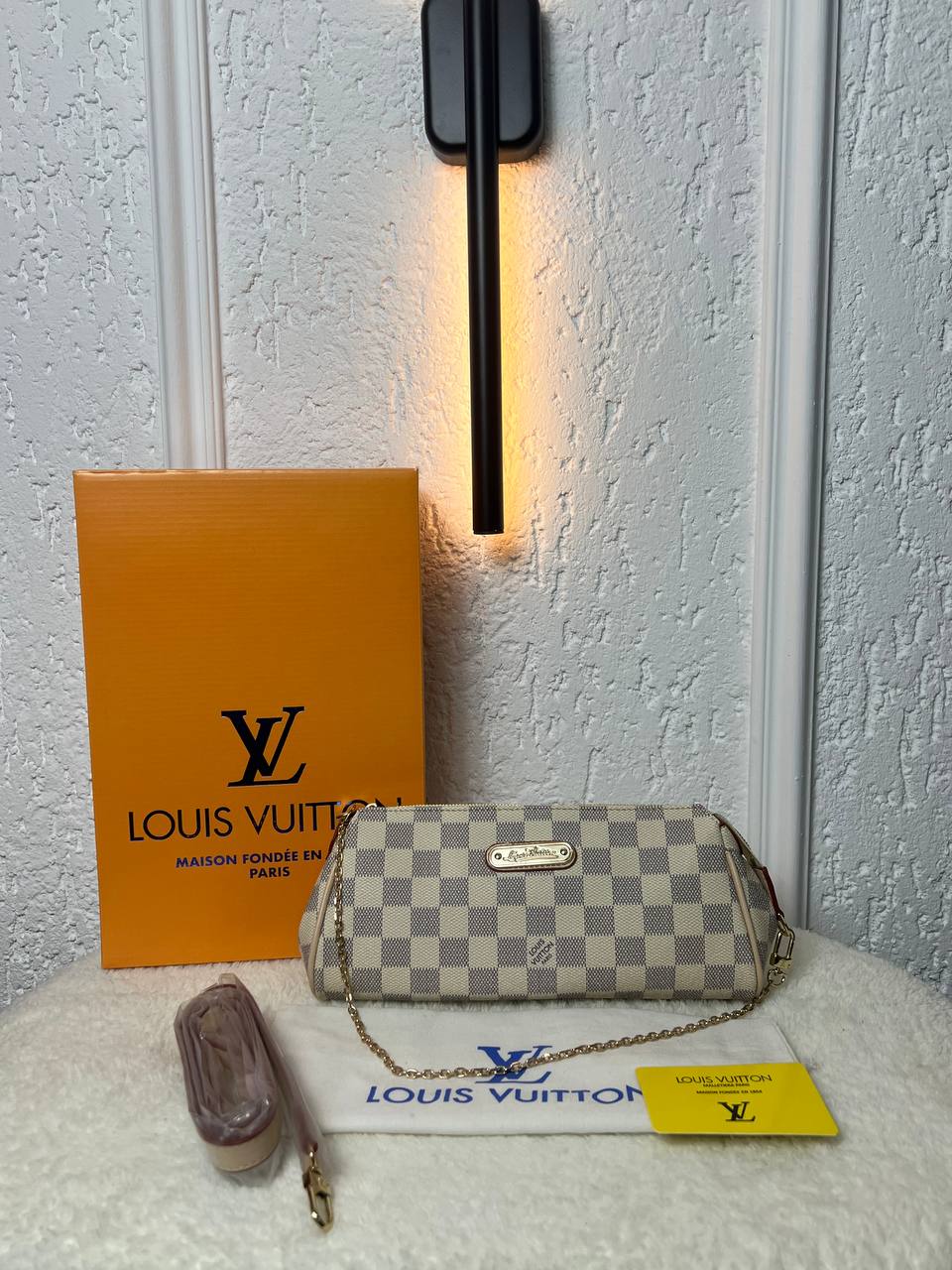 Louis Vuitton Eva Clutch Damier Azur