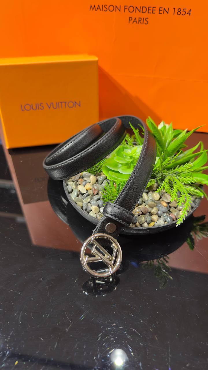 Louis Vuitton LV Initiales Leather Belt Black