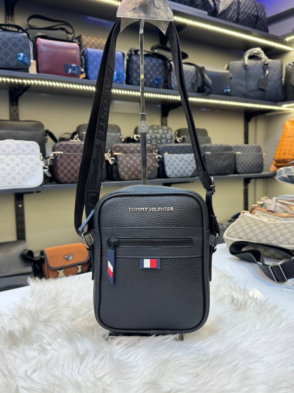 Tommy Hilfiger