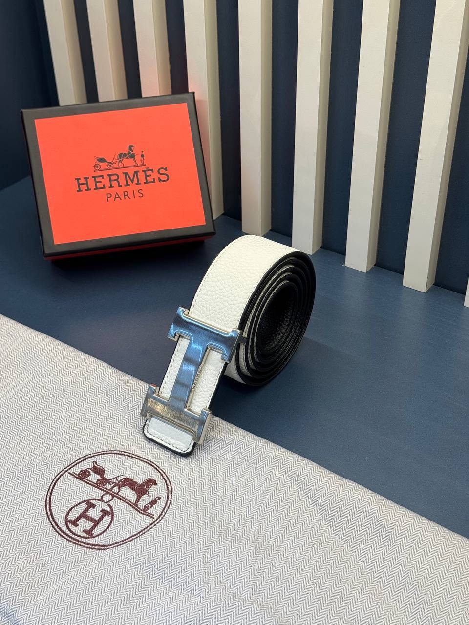 Hermès Η Reversible Leather Belt