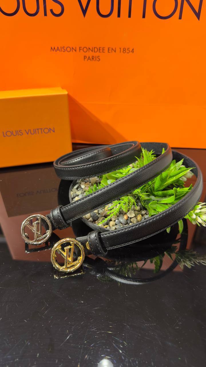 Louis Vuitton LV Initiales Leather Belt Black