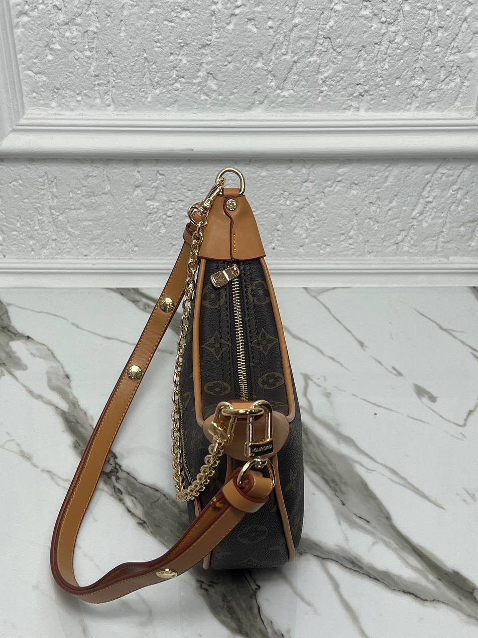 Louis Vuitton Loop Monogram
