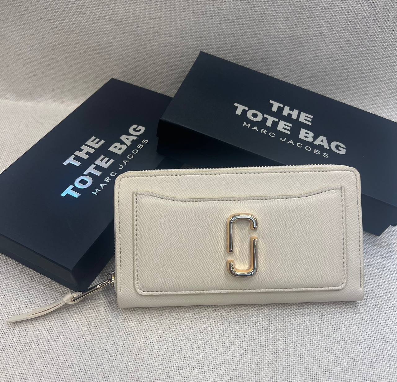 Marc Jacobs Snapshot Zip Around Wallet Cream