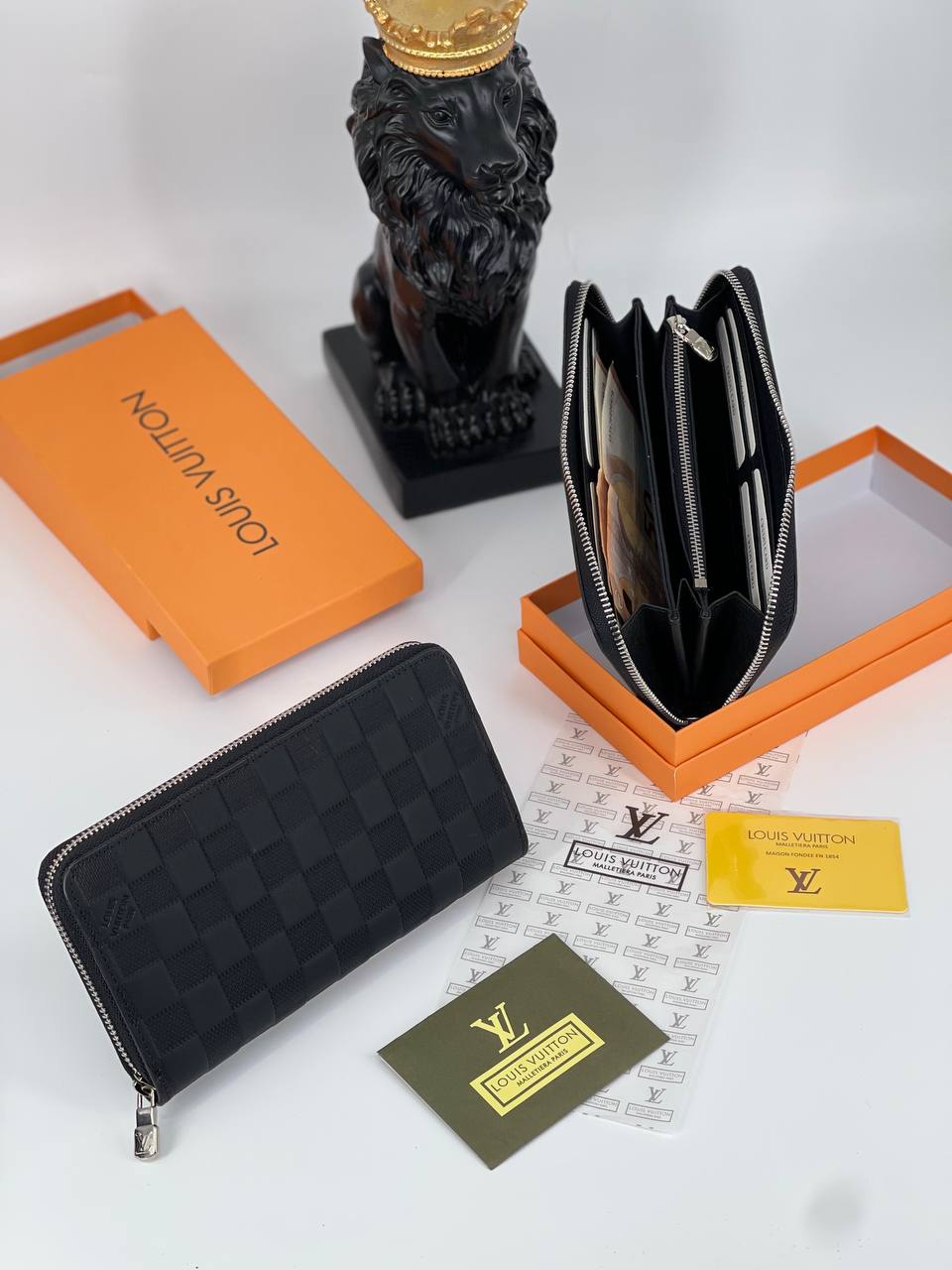 Louis Vuitton Zippy Wallet Damier